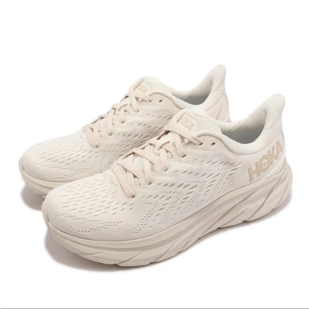ISO!!! LOOKING FOR WHITE HOKAS IN 5.5 or 6!!!